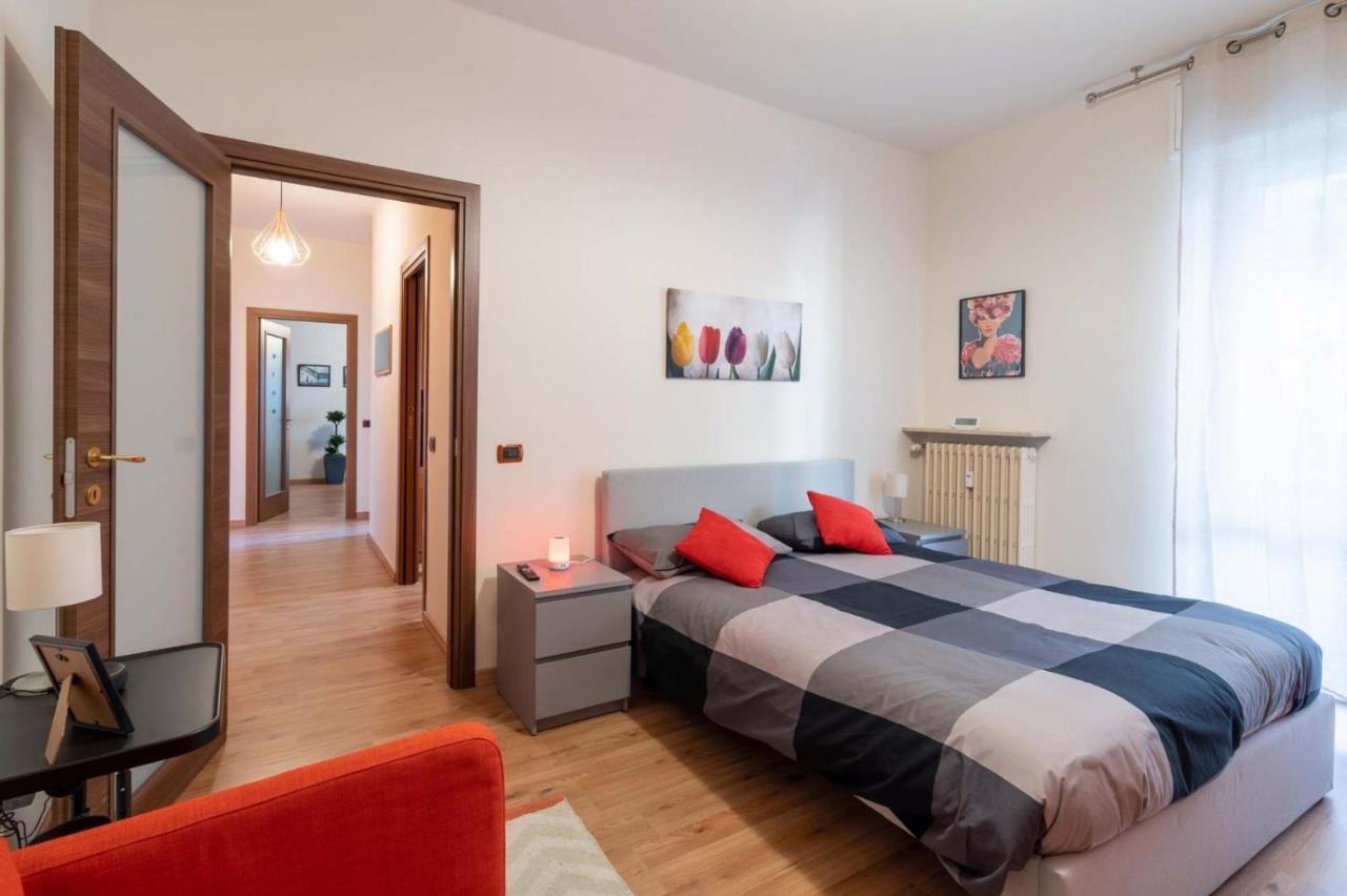 Casa Martina- Airport Free Shuttle-H24 Apartamento Bérgamo Exterior foto